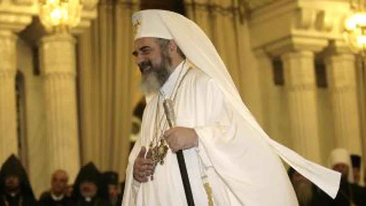Patriarhului Daniel i s-a făcut rău în timpul unei slujbe