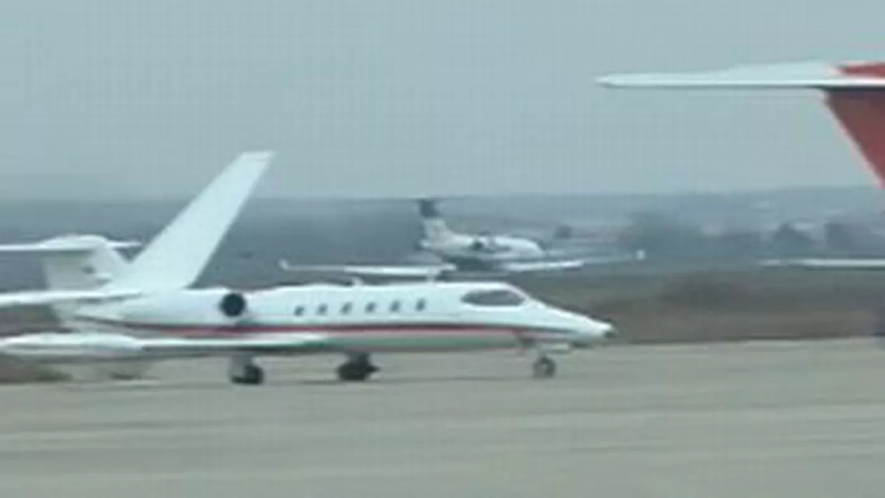 Aterizare ratată pe Aeroportul Iași a unui avion care venea de la București: O pasageră a suferit un atac de panică