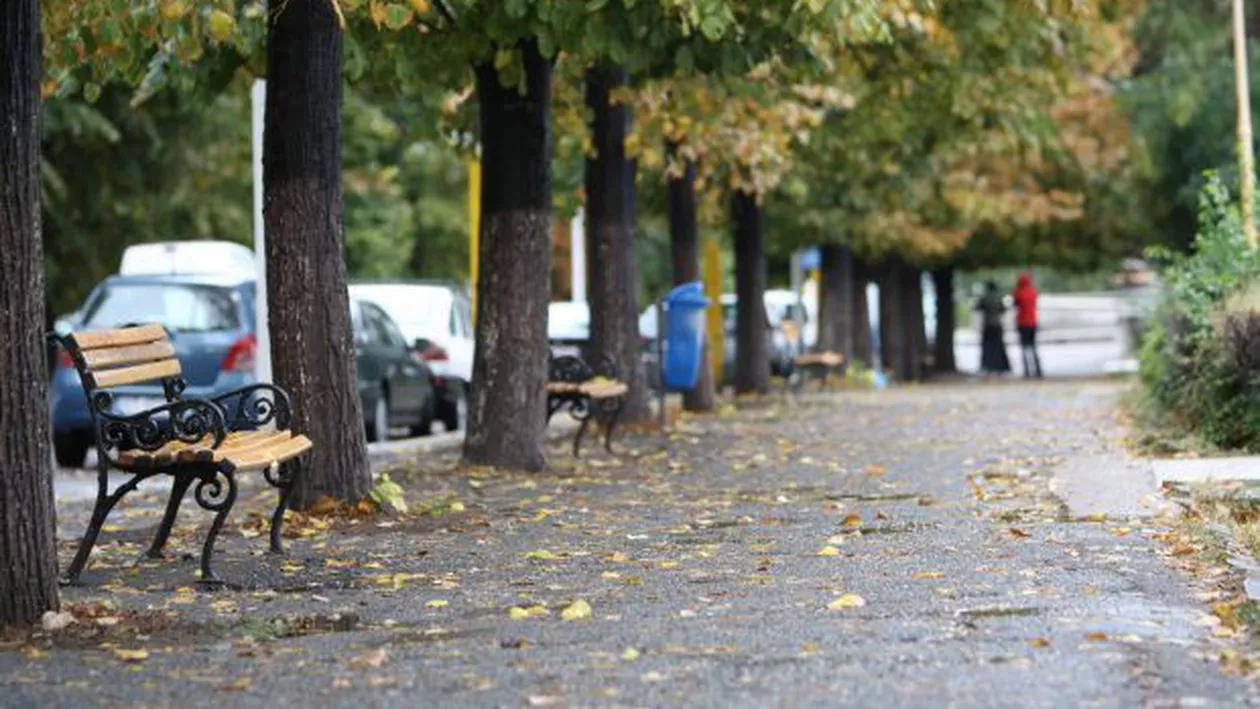 Încep ploile și scad temperaturile. Vezi prognoza meteo pentru următoarele două săptămâni