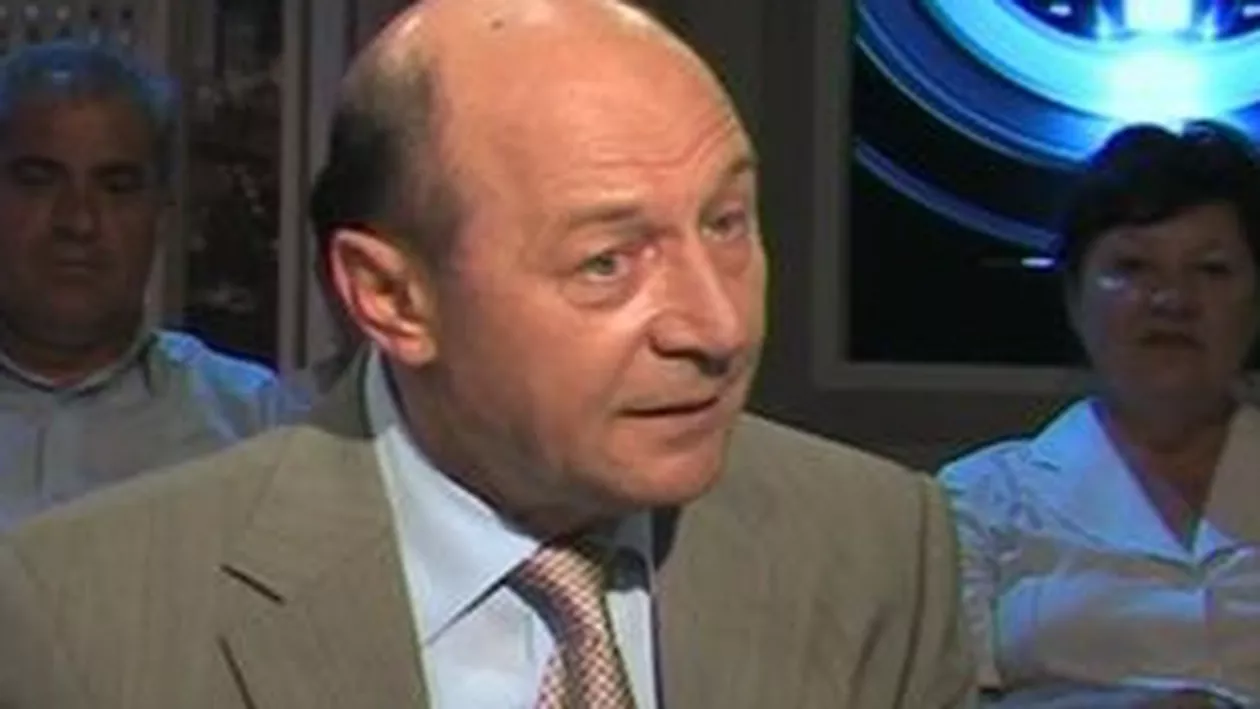 Traian Băsescu, miniştrilor francezi: Nu acceptăm formulări de genul <<România este reponsabilă de alungarea populaţiei de etnie romă>>