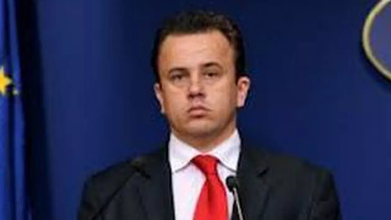 Liviu Pop: Activitatea combinatului Oltchim se poate relua doar dacă se asigură capital de către bănci sau de către clienți