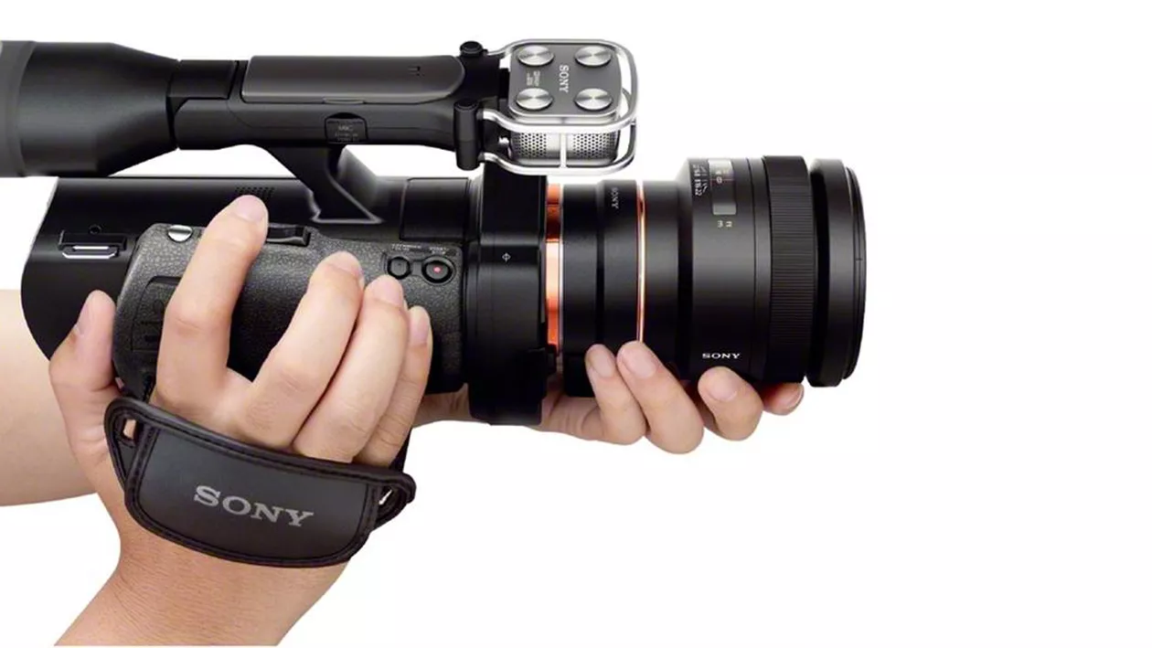 Sony lansează NEX-VG900E Full HD - prima cameră video Handycam cu senzor full-frame de 35mm (FOTO)