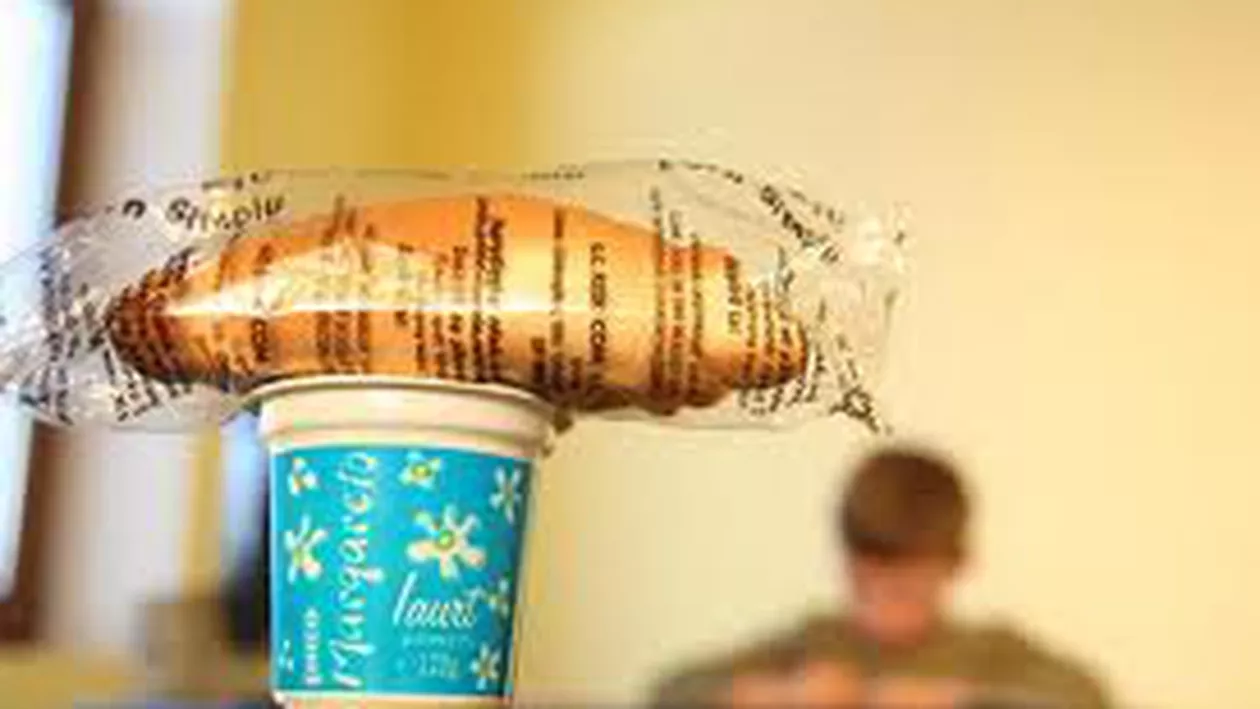 Elevii din Galați nu mai primesc lapte și corn: CJ a reziliat contractul pentru că micuții primeau alte produse