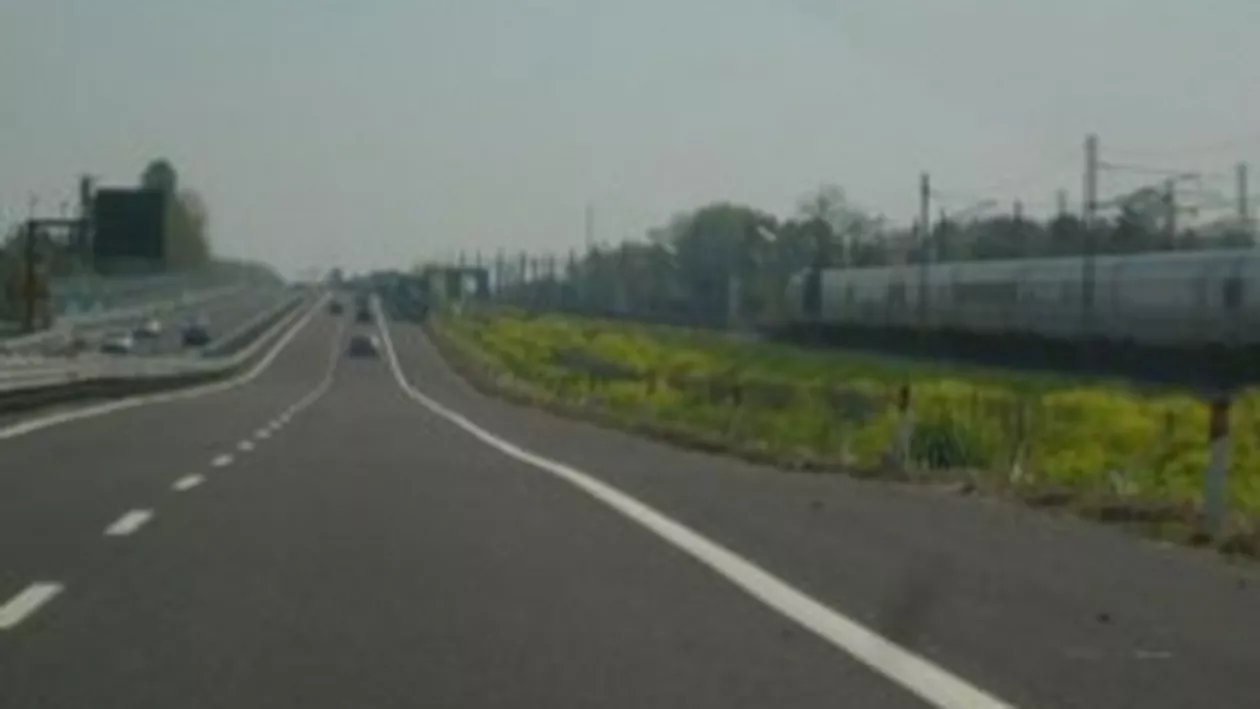 Trafic blocat pe DN6 Orşova – Caransebeş: Un autotren încărcat cu animale s-a răsturnat