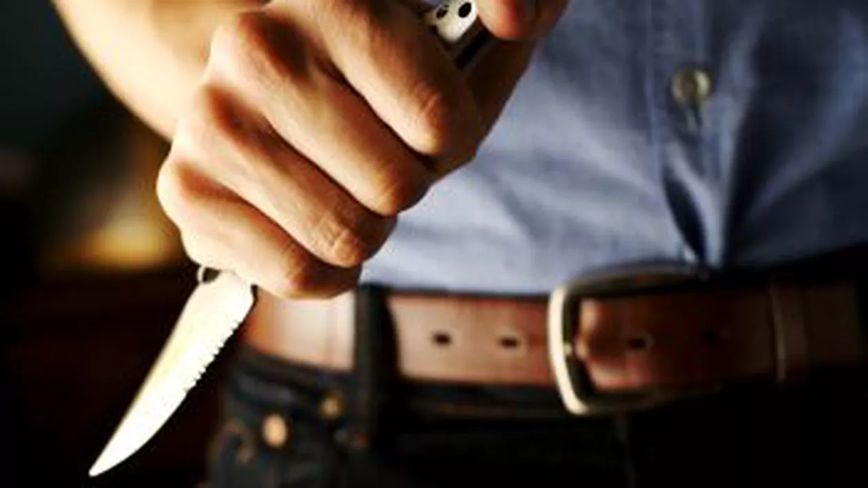 Suceava: Un tânăr de 17 ani a fost înjunghiat în gât într-un club, după ce a încercat să aplaneze un conflict