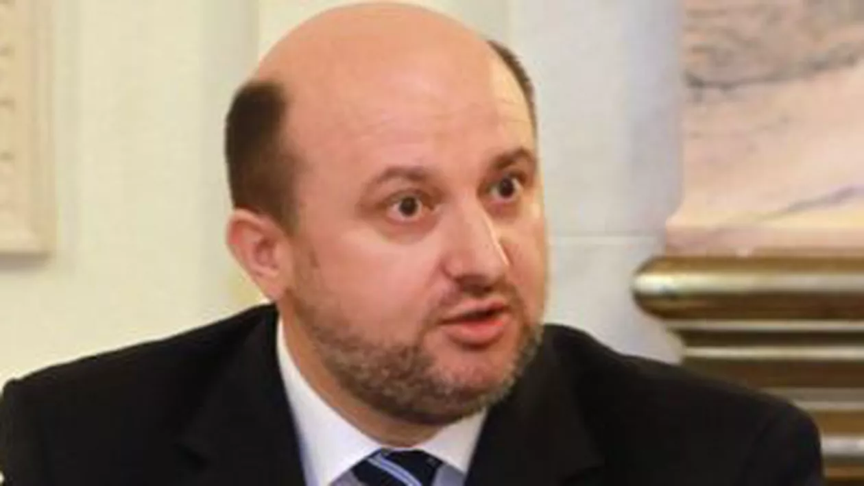 Daniel Chițoiu: Din punct de vedere legal, licitația Oltchim este absolut corectă. Răspund cu funcția dacă privatizarea eșuează din vina ministerului