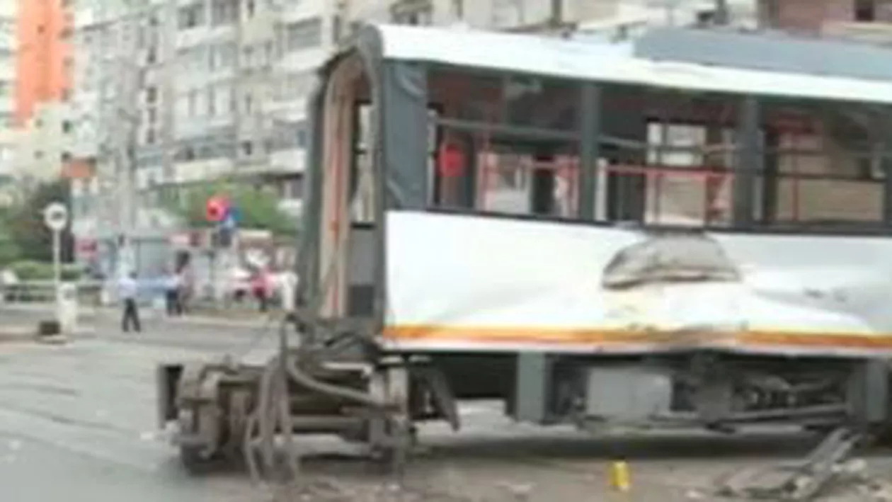 Zi neagră pentru transportul în comun: Trei accidente de tramvaie în Galați, Arad și București