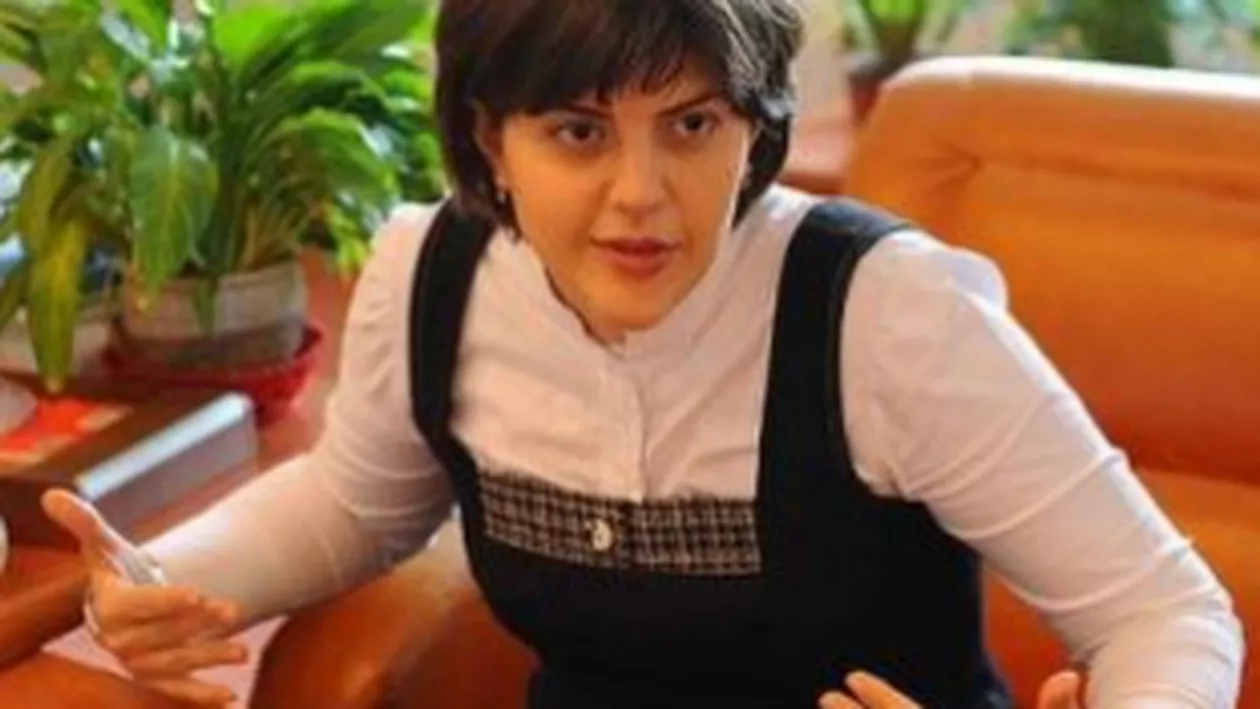 Laura Codruța Kovesi, decorată cu ”Steaua României” în grad de cavaler, de către Traian Băsescu