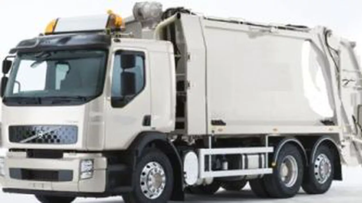 Primul camion de gunoi hibrid va fi testat miercuri în Sectorul 1 al Capitalei