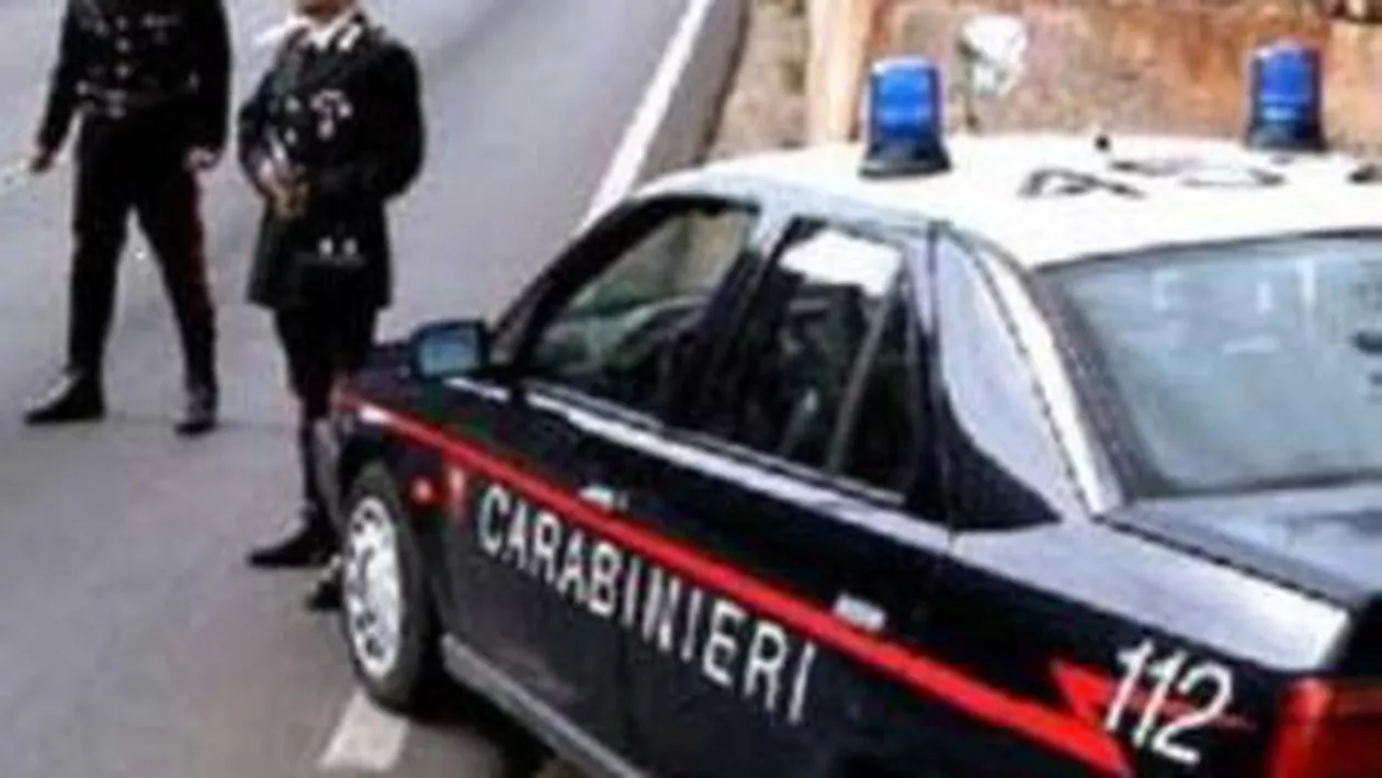 Roma: Doi copii români i-au provocat mușcături grave unui bărbat, într-o tentativă de jaf