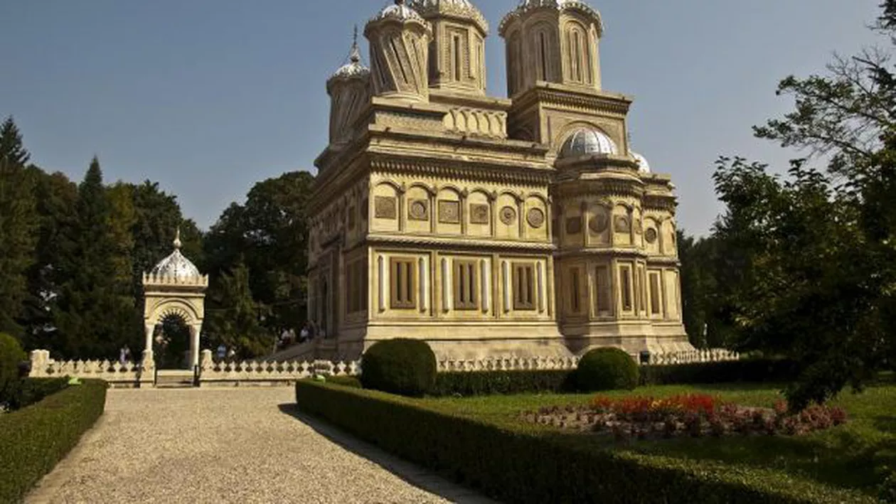 Mănăstirea Curtea de Argeş lansează o aplicație pentru iPhone și iPad