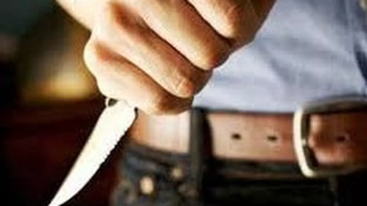 Casiera unei benzinării din Slobozia, înjunghiată de un necunoscut în toaletă