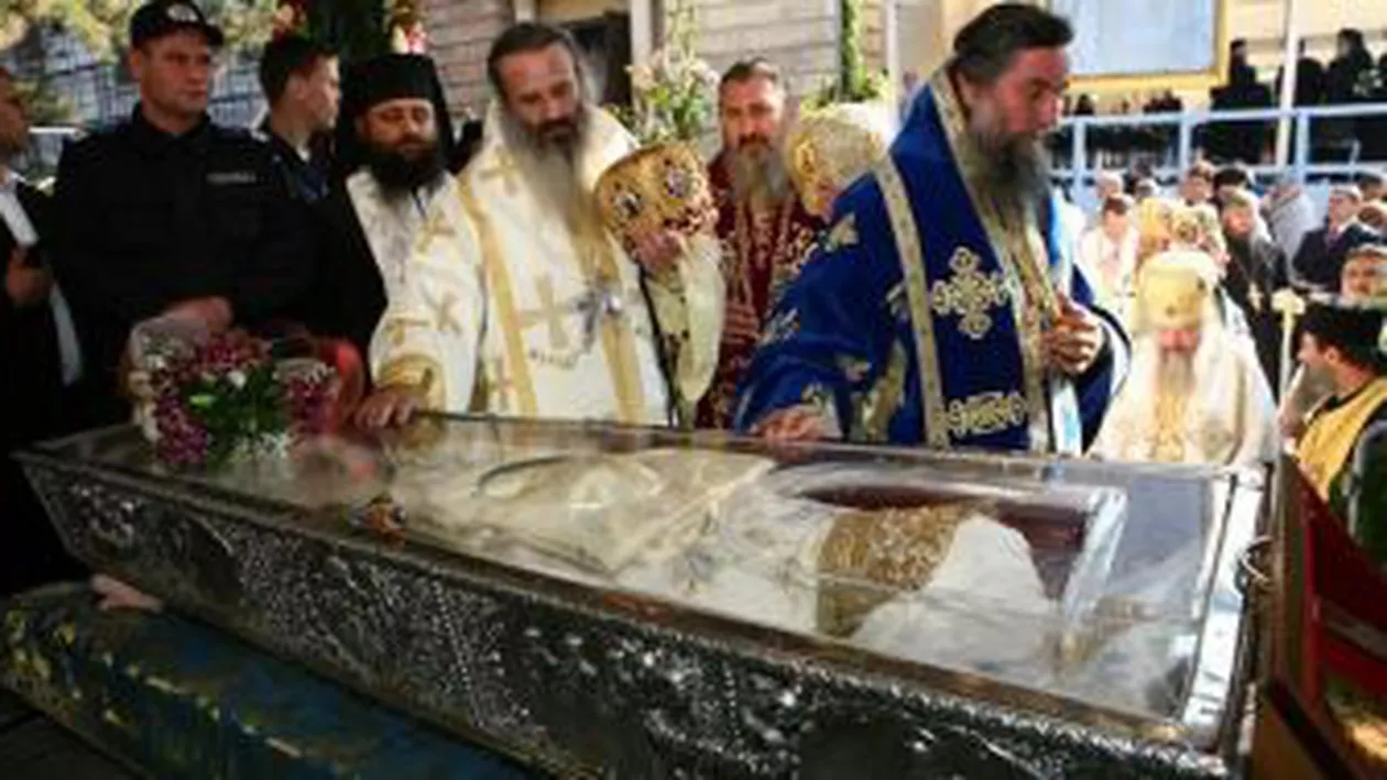 Biserica Ortodoxă din Bulgaria cere autorităţilor din România să-i restituie moaştele Sfintei Parascheva