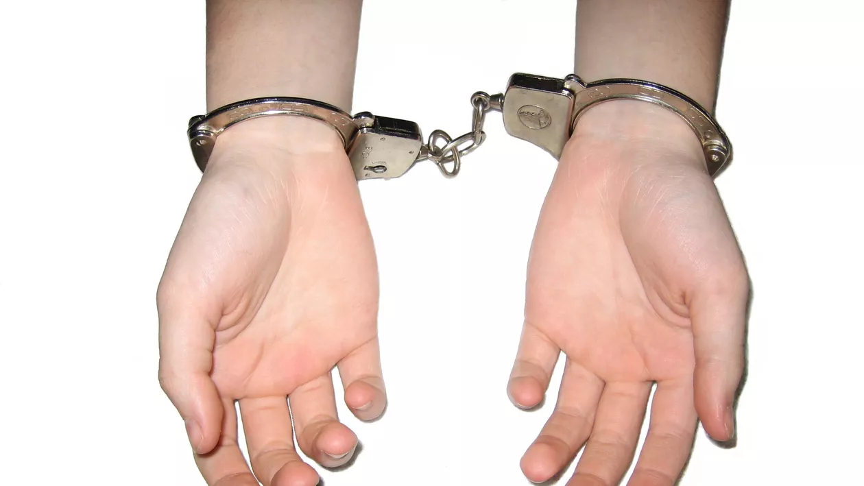 Femeie arestată în urma unei postări pe Facebook