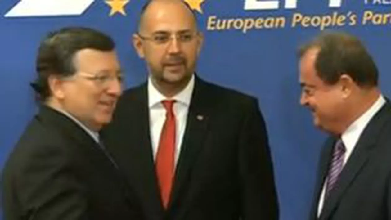 Jose Manuel Barroso a ajuns la Palatul Parlamentului, unde se va întâlni cu președintele Băsescu și cancelarul german Angela Merkel