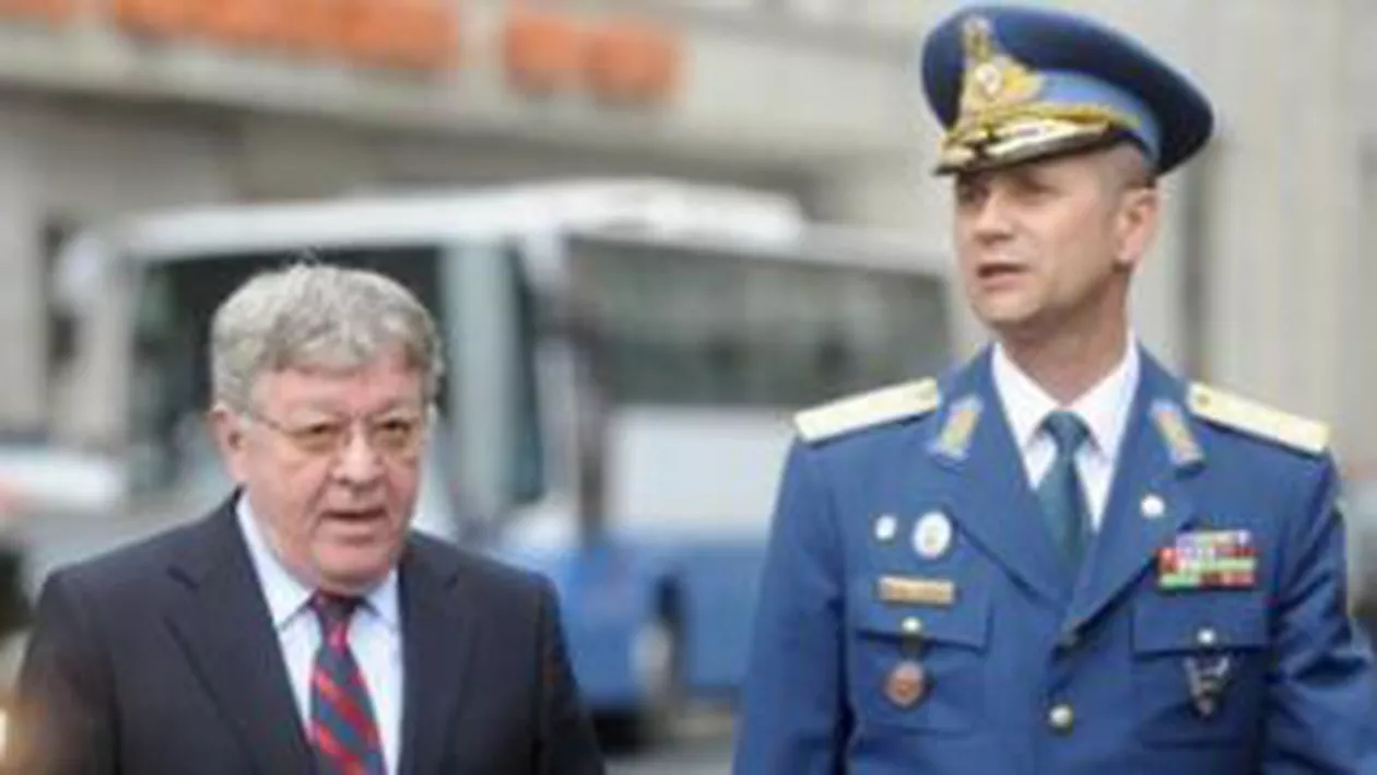 Corneliu Dobrițoiu i-a eliberat din funcții pe Comandantul Spitalului Militar şi şeful Direcţiei Medicale, pentru deficienţe manageriale