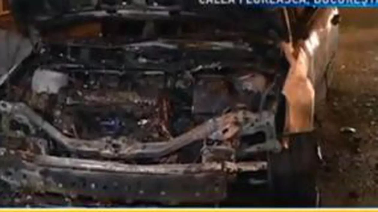 O mașină a ars în trafic, pe Calea Floreasca din București (VIDEO)