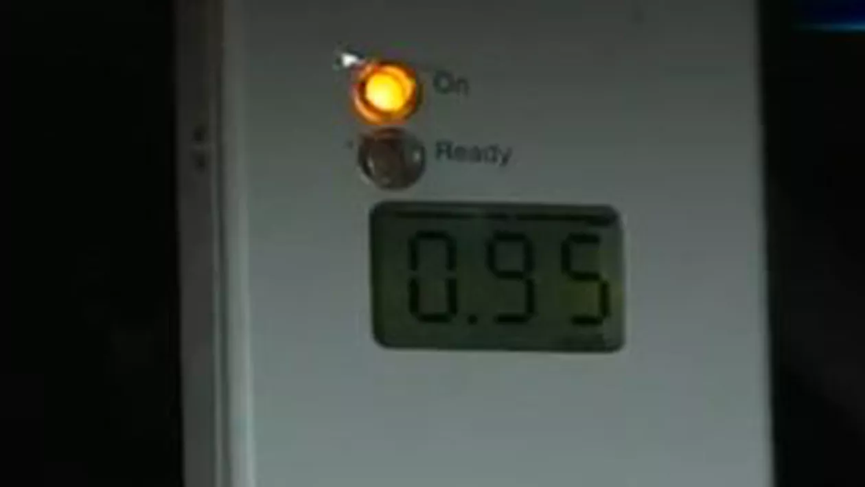 Un șofer beat din Gorj a făcut circ în fața polițiștilor (VIDEO)