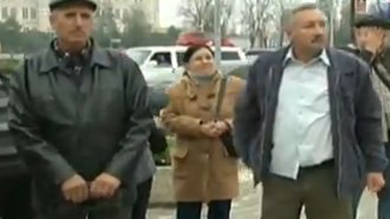 Proteste la CET Iași: Foști angajați își cer salariile compensatorii în fața Prefecturii