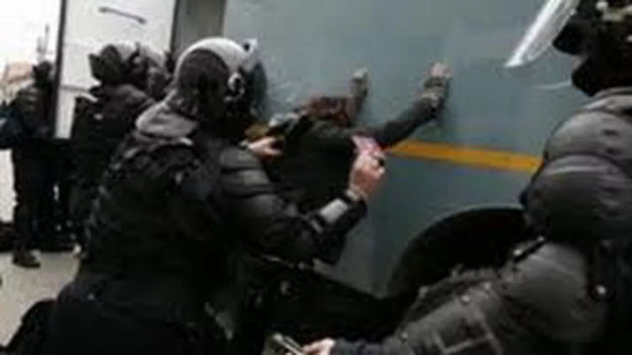 Patru persoane din clanul Duduianu, audiate într-un caz de ultraj contra bunelor moravuri și șantaj