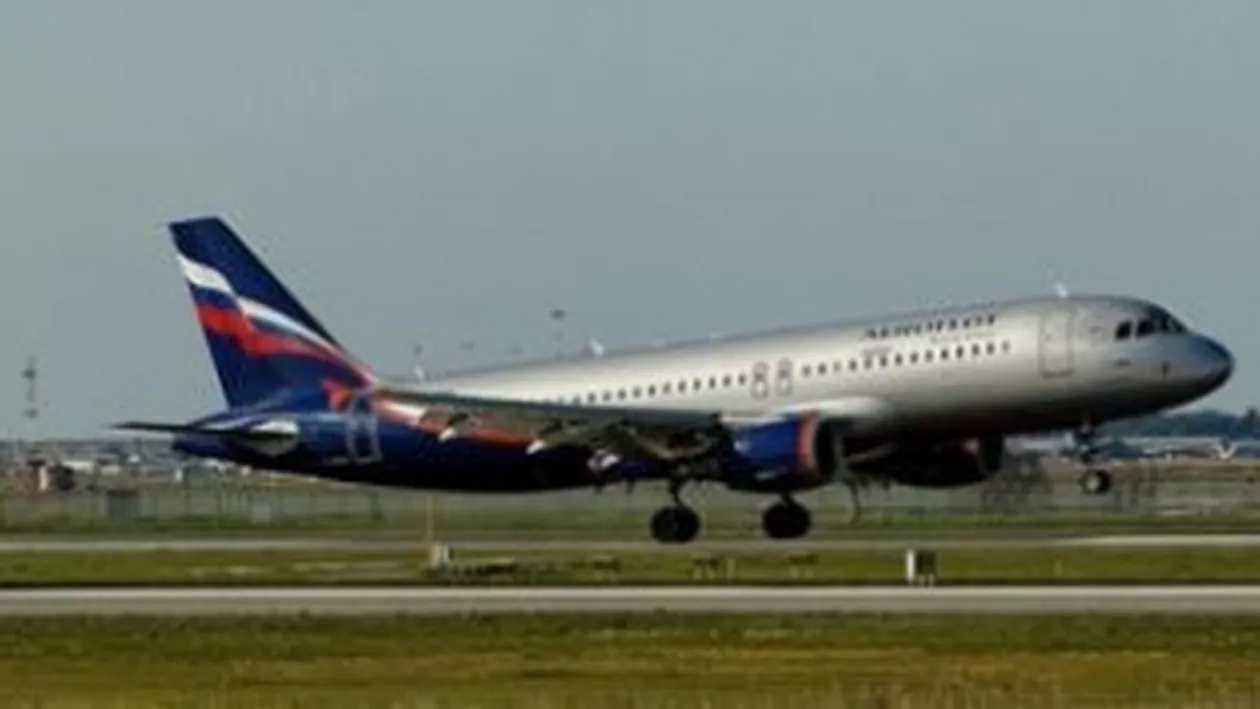 Un avion a aterizat de urgenţă pe Aeroportul Timişoara din cauza unui copil cu probleme medicale