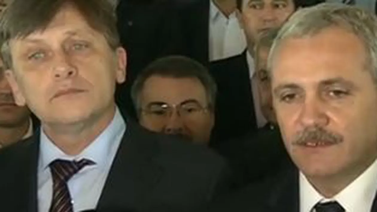 Plagiatul lui Ponta, subiect de glume între Antonescu şi Dragnea: „La plagiat tot aşa e?” / „Nu ştiu”