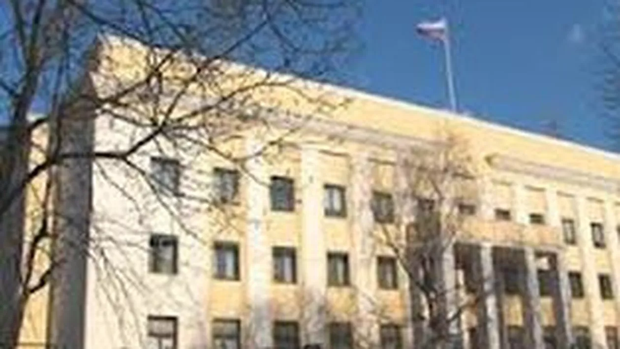 Ambasada Rusiei, "preocupată" de cazul presupusului spion rus, cere acces consular