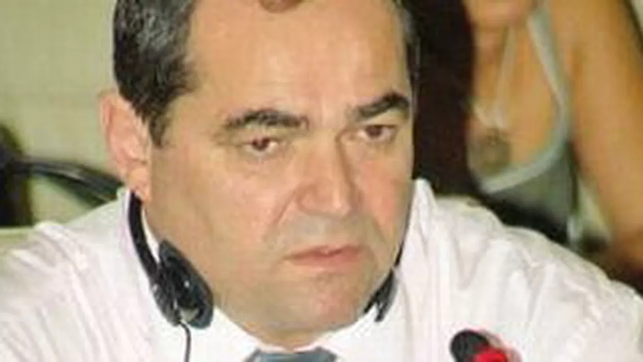 Trei complici ai lui Mihai Necolaiciuc, deferiţi justiţiei pentru un prejudiciu de 1,6 milioane dolari la CFR