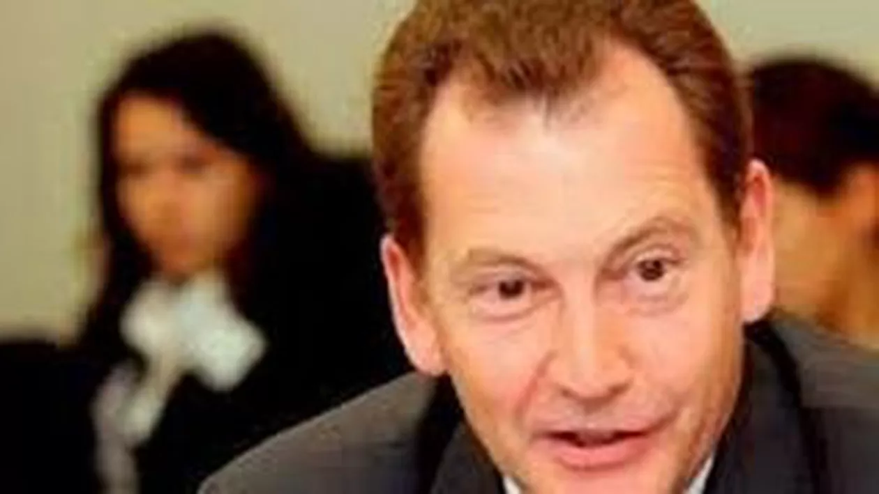 Preşedintele liberalilor europeni, surprins de ”interesul” lui Crin Antonescu pentru Partidul Popular European