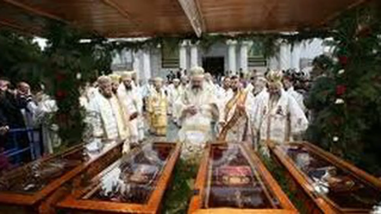 Arhiepiscopia Dunării de Jos, despre fotografia IPS Casian Crăciun într-un pliant electoral USL: „Este un abuz al acelui candidat”