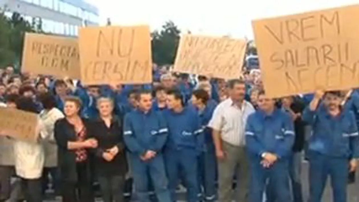 Proteste la Arpechim: Sute de bunuri, scoase la licitație de către un executor judecătoresc