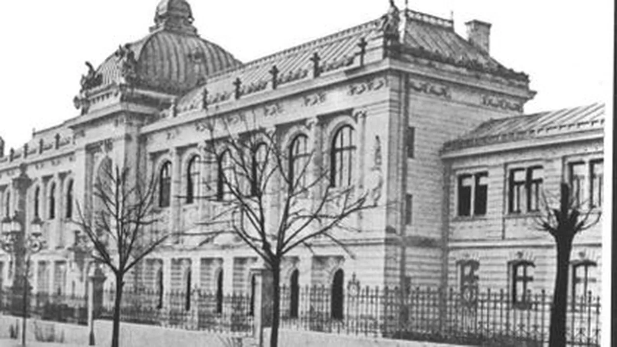 Universitatea „Al. I. Cuza“, la un pas de colaps din cauza datoriilor uriaşe la bănci