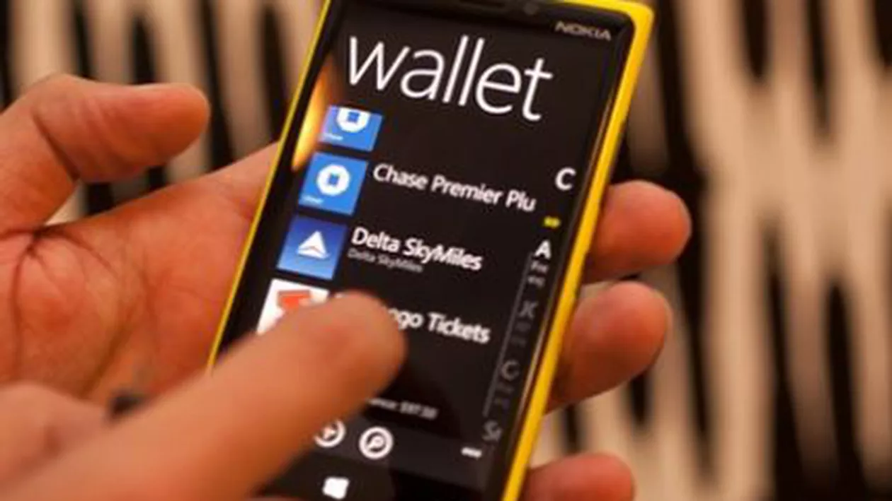 Telefonul Nokia Lumia 920 a fost testat prin picaj de la marginea spaţiului cosmic (VIDEO)