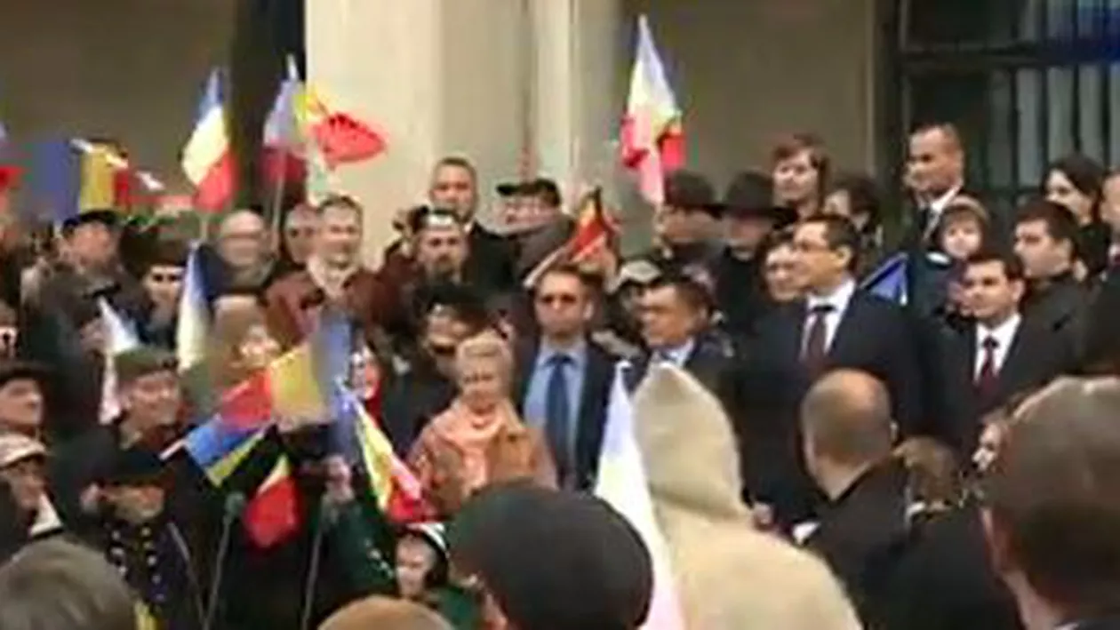 A doua strofă din Imnul național a fost din nou evitată, la o ceremonie de Ziua Națională (VIDEO)