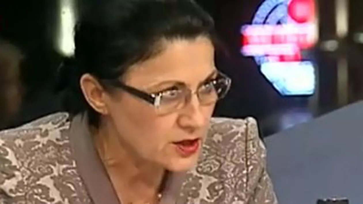 Un nou caz de plagiat pe numele Ecaterinei Andronescu: Ministrul e acuzat de multiple încălcări ale dreptului de autor în 3 lucrări