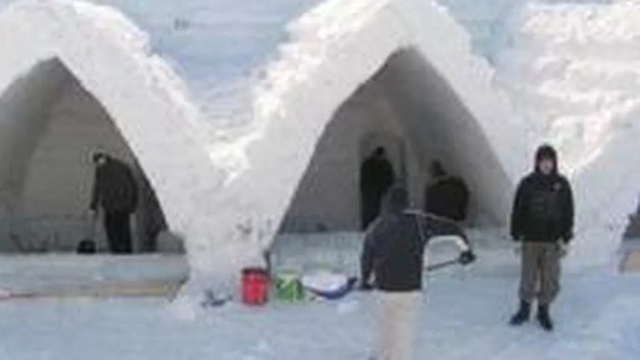 Hotelul de gheață de la Bâlea Lac va fi gata în două săptămâni: Află cât va costa o noapte