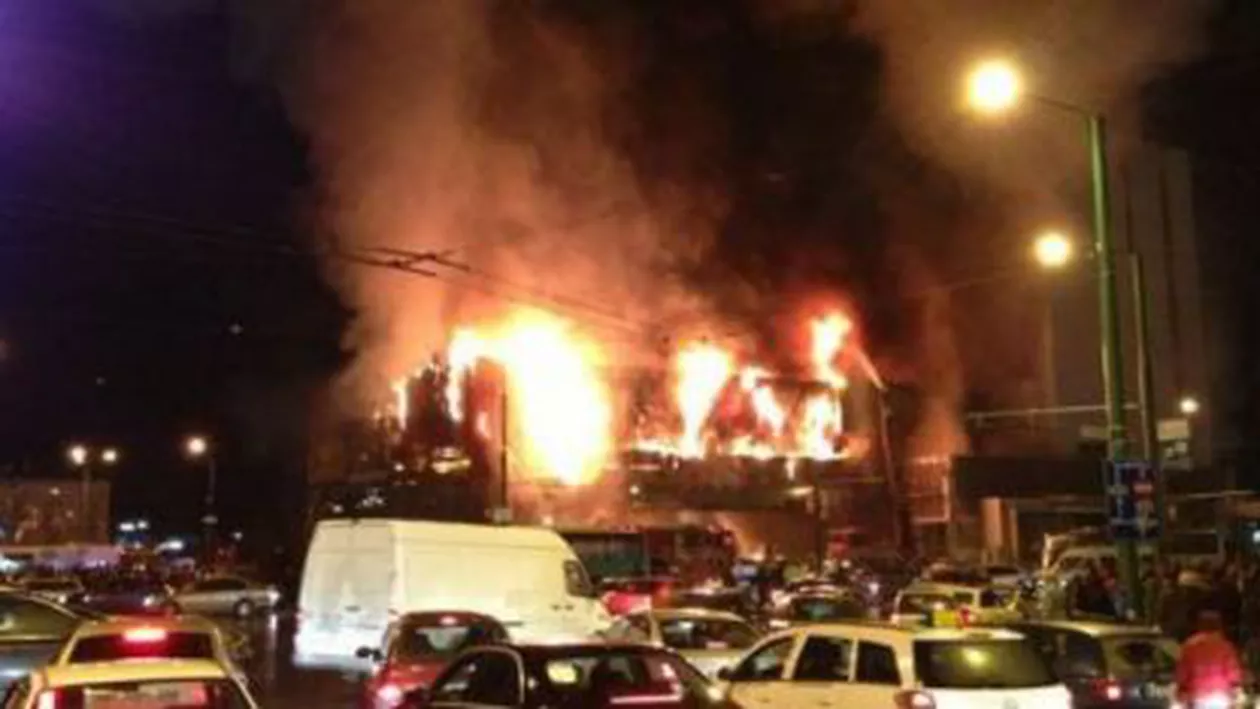 Pagube de 10 milioane de euro și 150 de locuri de muncă pierdute, în urma incendiului de la un mall din Brașov