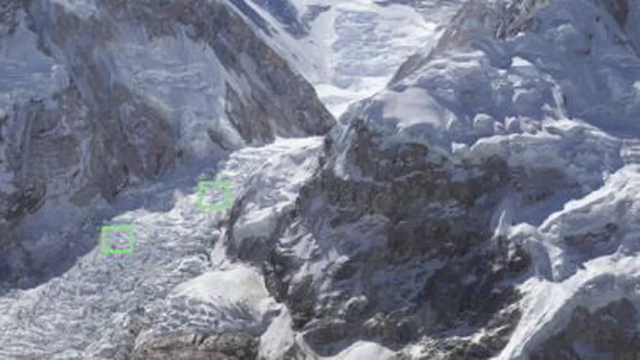 Muntele Everest, într-o poză de miliarde de pixeli: Explorează masivul muntos de acasă! (FOTO)