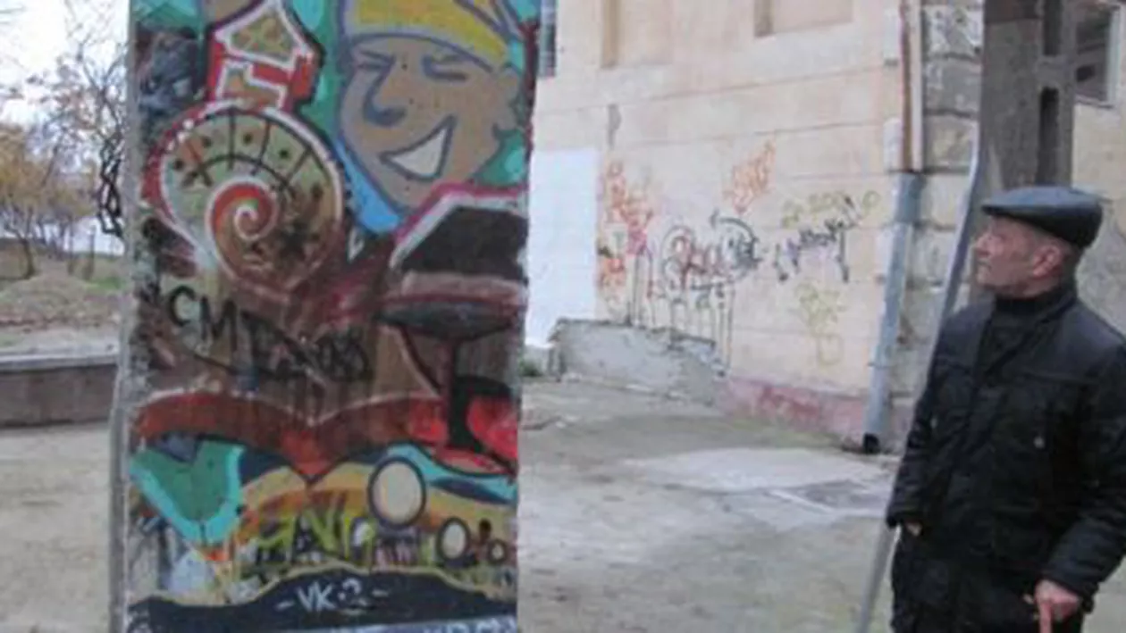 O bucată din Zidul Berlinului a fost donată municipiului Timișoara