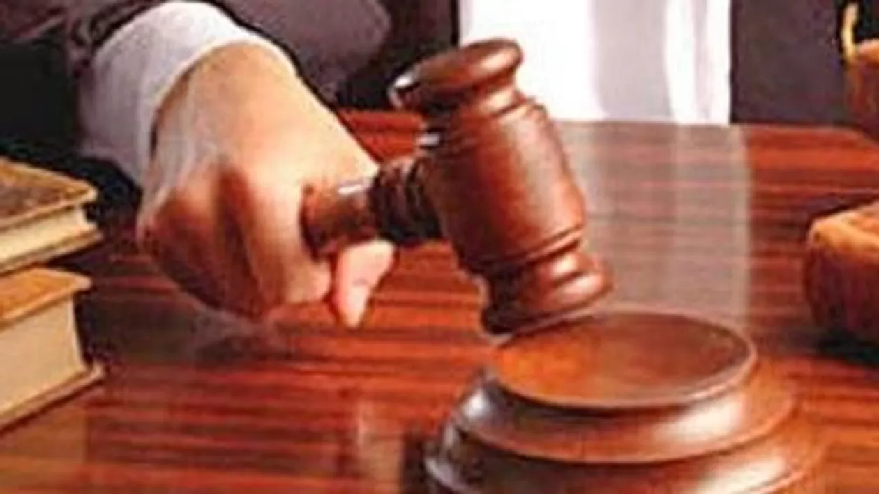 Comisarul Laurențiu Ilie Lazăr, acuzat de șantaj, evaziune fiscală și abuz în serviciu, a fost arestat preventiv pentru 29 de zile