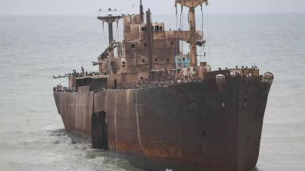 Simbolul stațiunii Costinești, epava Evanghelia, s-a rupt din cauza vântului puternic