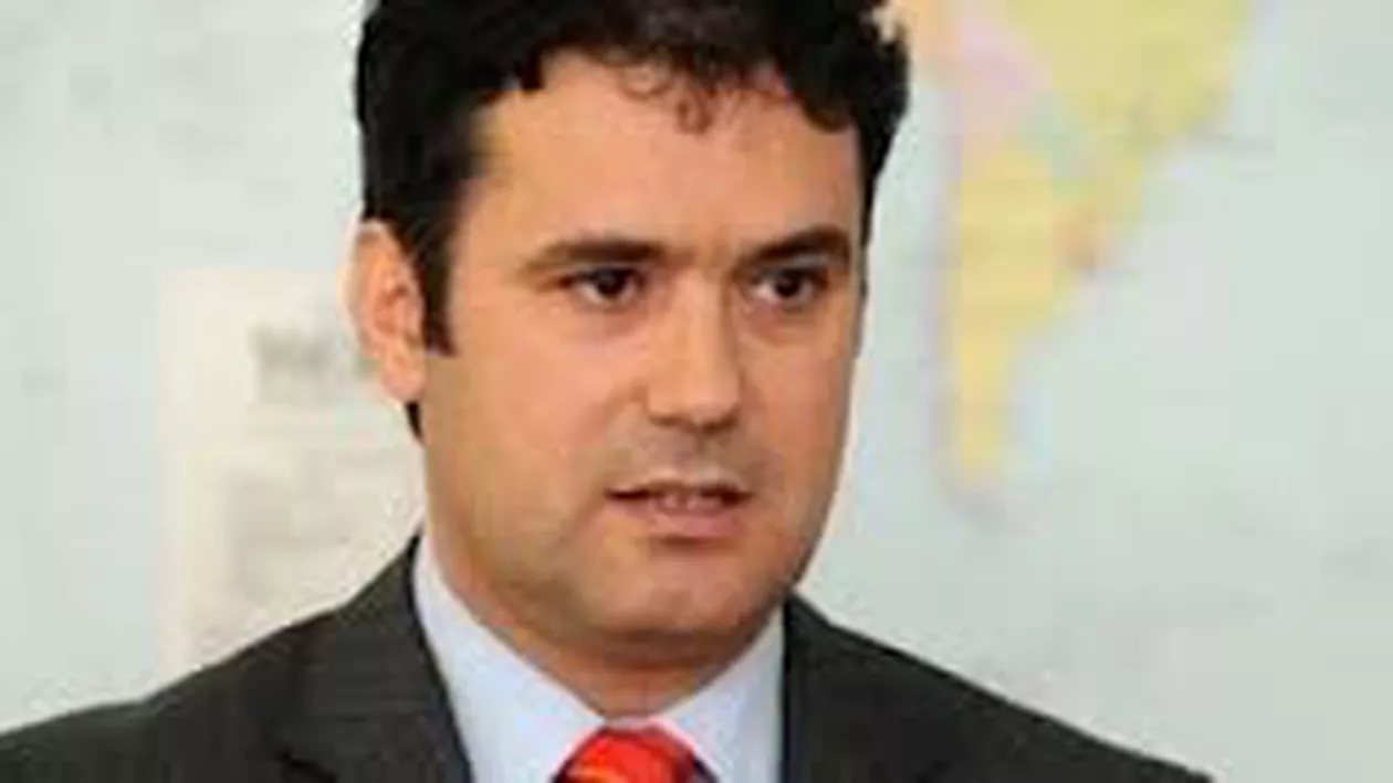 Un alt ministru din guvernul Ponta are probleme cu CV-ul: Remus Pricopie, de la Educație, a trecut studii pe care nu le-a făcut