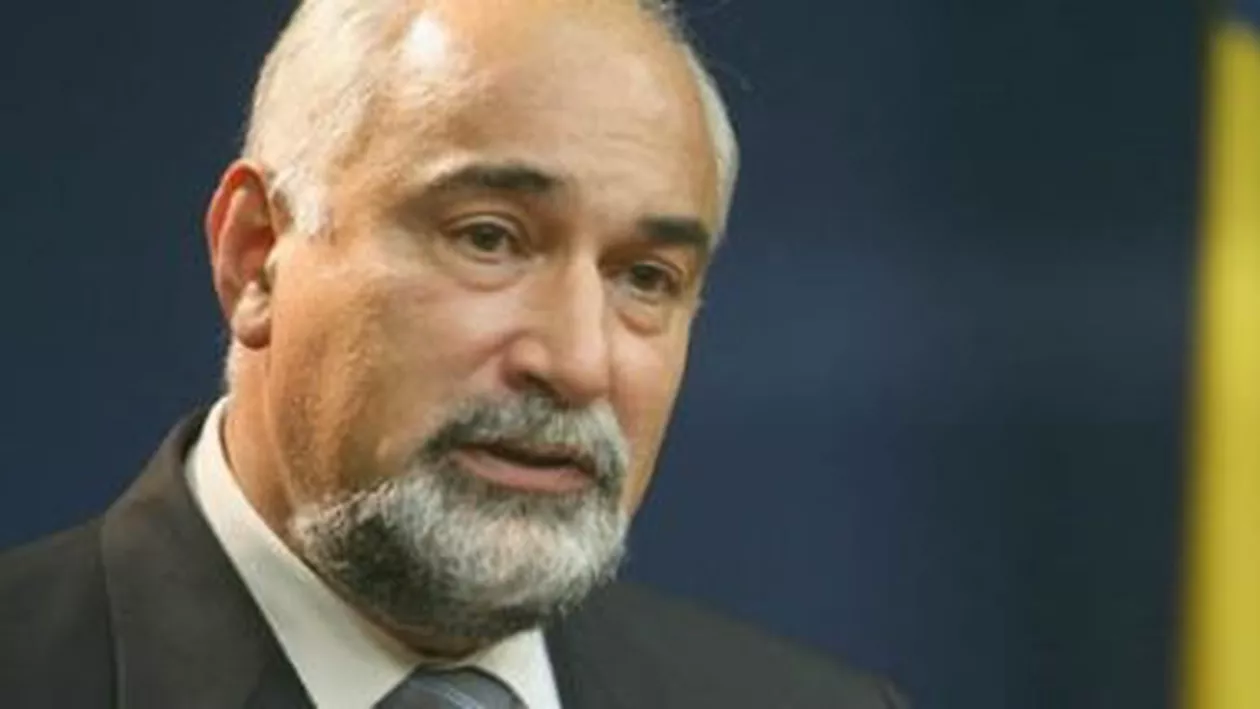 Prima măsură a ministrului Varujan Vosganian: A reparat ceasul din turla Ministerului Economiei