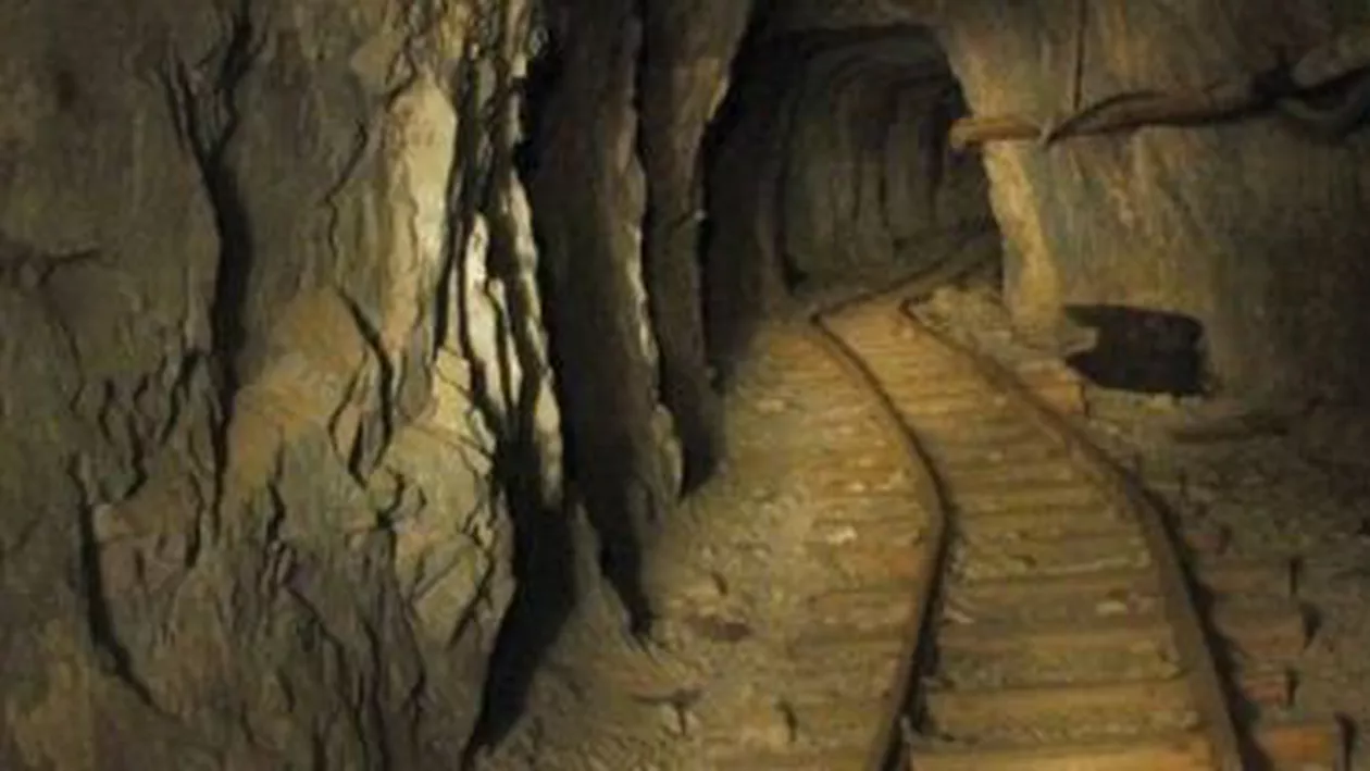 Baia Mare: Șase bărbați au rămas blocați într-o mină din care furau fier vechi