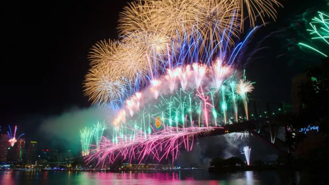 Revelionul 2013, în țară și în lume: Milioane de oameni au sărbătorit intrarea în noul an în stradă