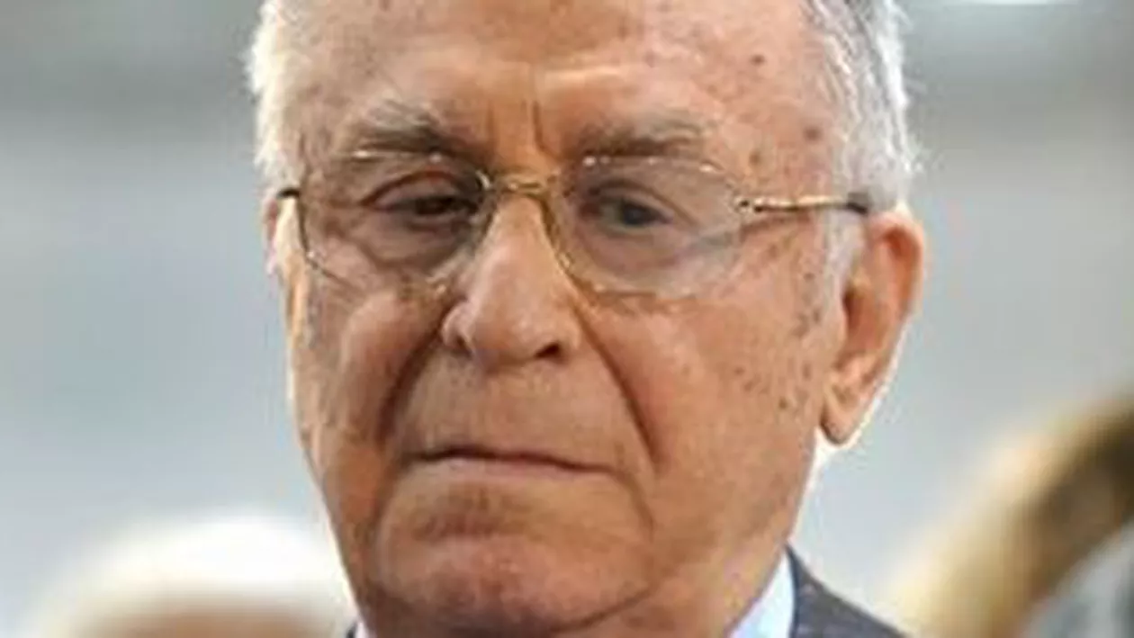Ion Iliescu, de lângă sicriul lui Nicolaescu: Ne părăsește un om de valoare
