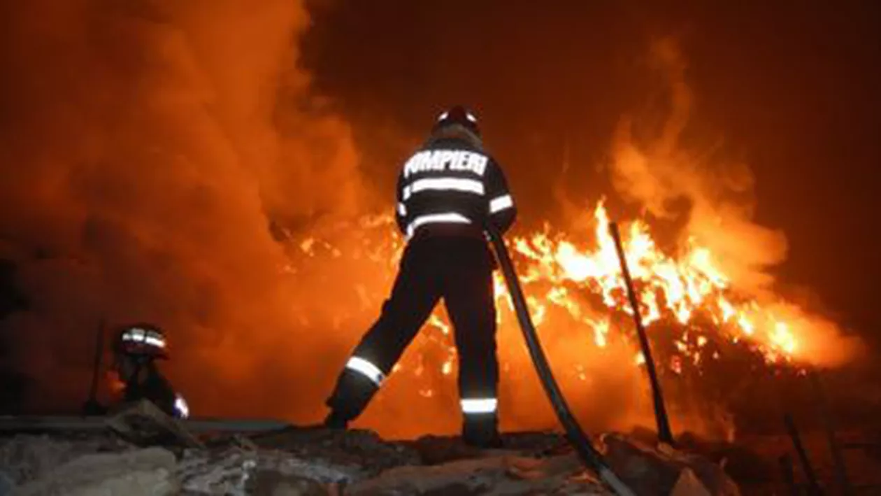 Bacău: Patru copii au murit într-un incendiu izbucnit în casa în care locuiau