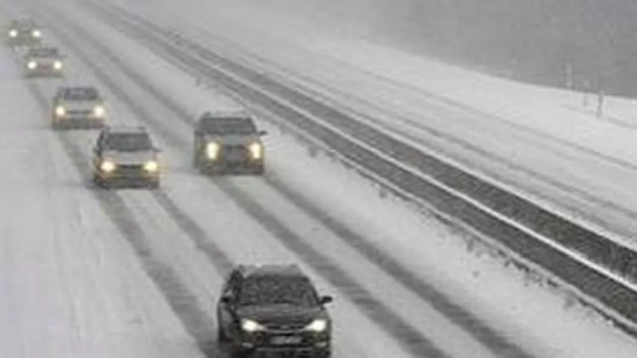 Vaslui: Un TIR încărcat cu furaje a derapat, blocând traficul