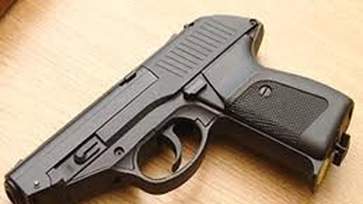 Scandal şi ameninţări cu arma într-o benzinărie din Botoşani (VIDEO)