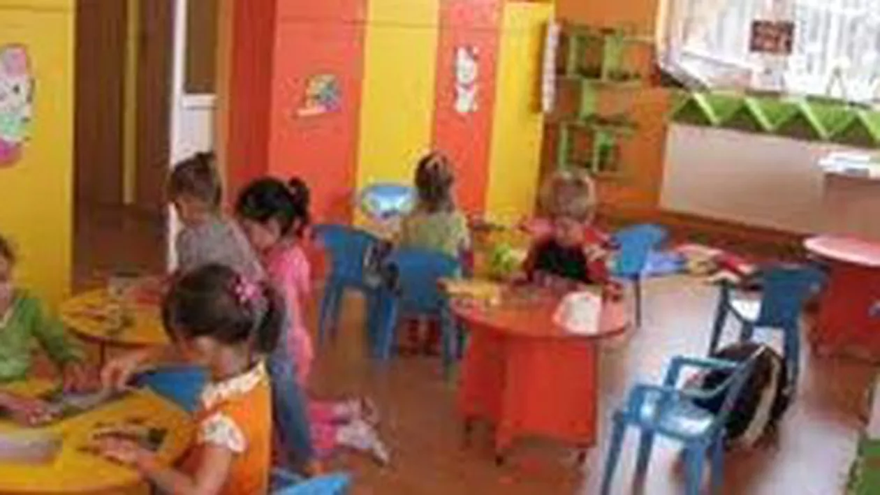 Directoarea grădiniţei unde o fetiță de 3 ani a fost rănită de un calorifer: „S-a desprins din senin”